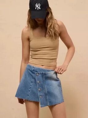 American Eagle Outfitters Frayed Hem Button-Front Denim Mini Skirt in Blue